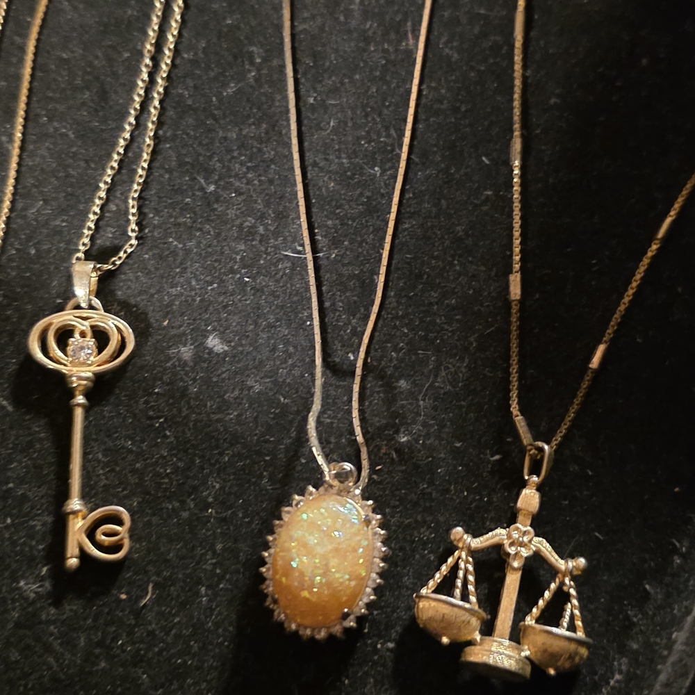 Beautiful Gold Necklace Bundle Untested - image 4